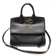 Ferragamo(페라가모) 21 H159 블랙 카프스킨 금장 간치니 스튜디오 스몰 2WAY